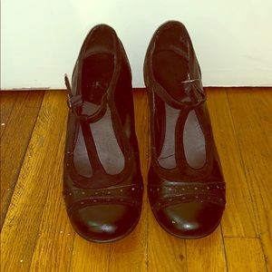 A2 Aerosoles Women’s Size 8 T-strap Heeled Shoes